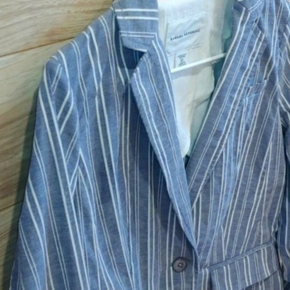 Banana Republic Blazer 6 - Picture 3 of 4